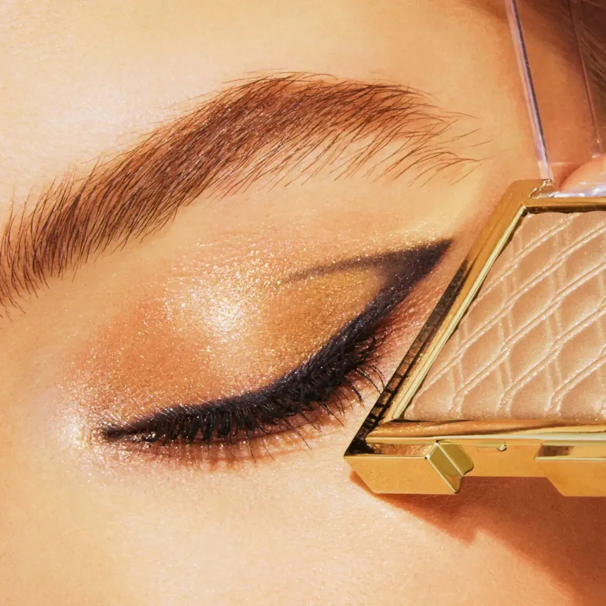 Holiday Première Gold Metallic Eyeshadow Kiko Milano